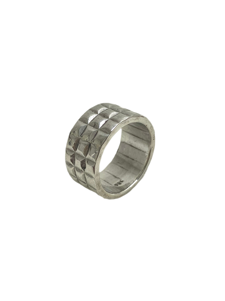 Stud  triple row ring