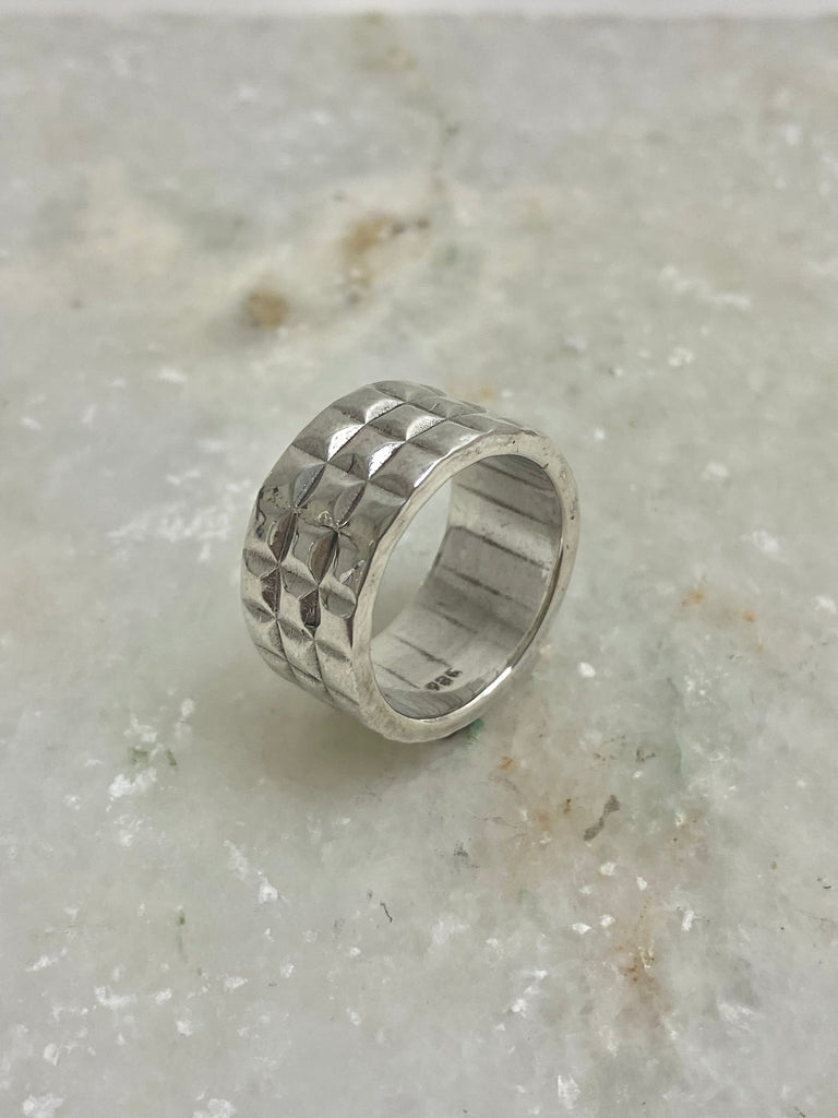 Stud  triple row ring