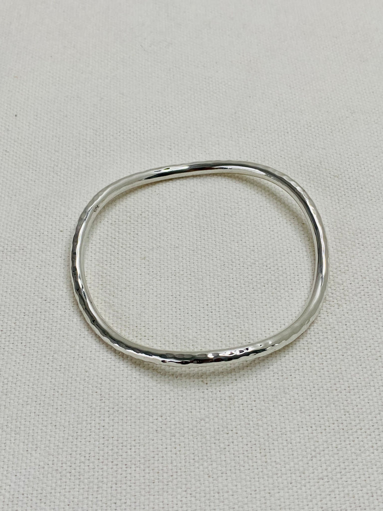 Wave single hammered bangle