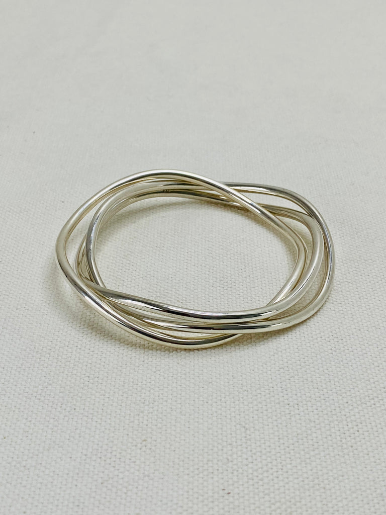 Wave smooth triple bangle